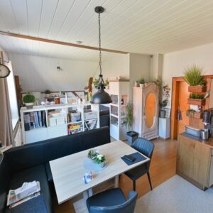 3-Zi.-Whg im 1. OG – günstig erneuerbar beheizt, ohne Garten, im Grünen