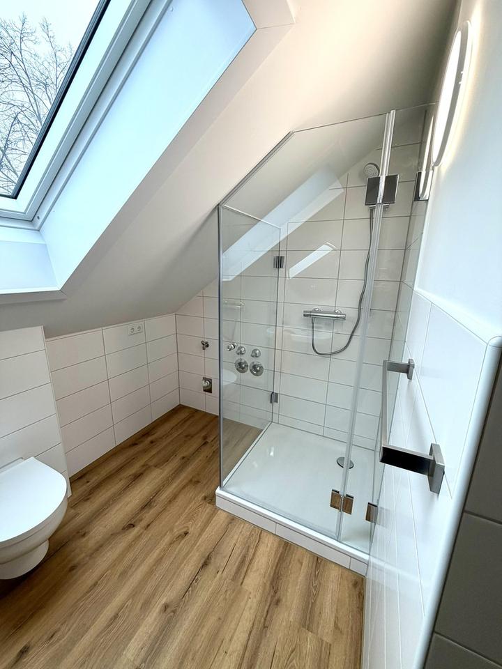 Sonnige 2-Zimmer-Dachgeschosswohnung - 93059 Regensburg – Innstraße