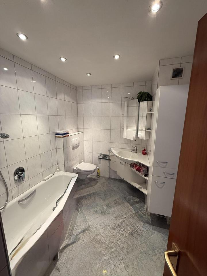 Gepflegtes Dreifamilienhaus mit Weitblick und attraktiven Extras – Bild 22