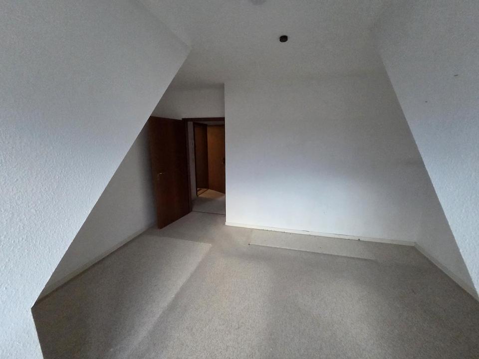 Moderne und helle 2-Zimmer-Dachgeschosswohnung mit Balkon in Moers-Kapellen - WBS erforderlich – Bild 7