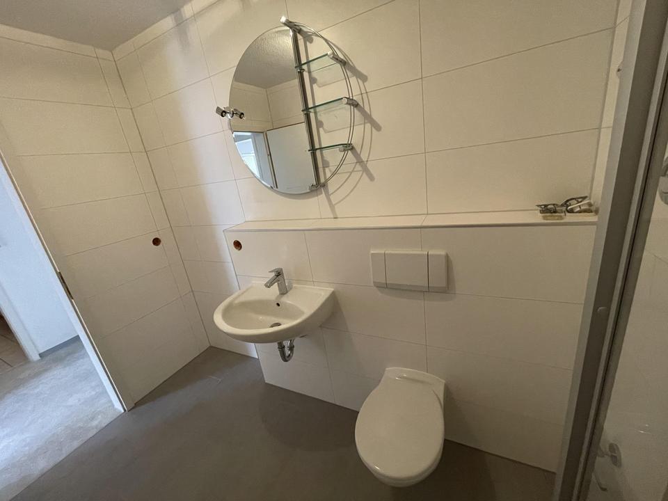 Helle Zwei-Zimmer-Wohnung mit Sonnenbalkon zu verkaufen – Bild 12