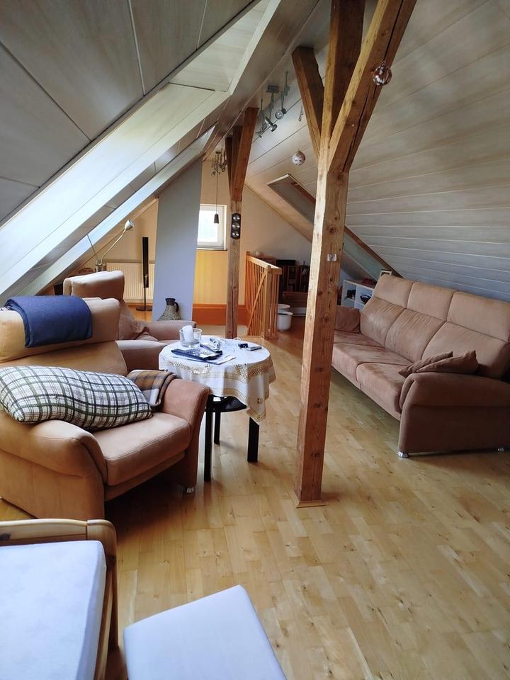 Gepflegtes Einfamilienhaus mit Nebengebäude und beheizbarem Pool – Bild 9