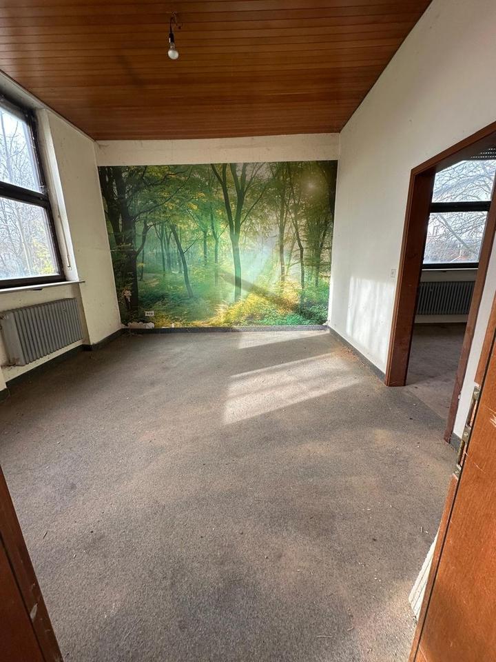 Zentrales Wohn- und Geschäftsgebäude mit Gewerbehalle und PV-Anlage – Bild 6