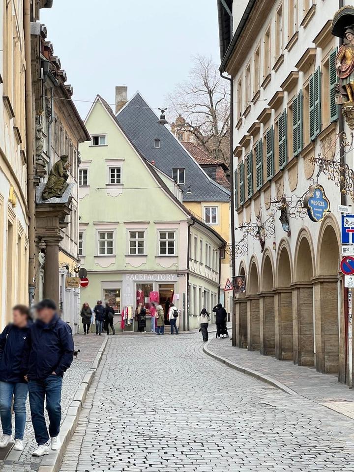 Neu renovierte 3-Zimmer Wohnung inmitten der historischen Altstadt – Bild 12