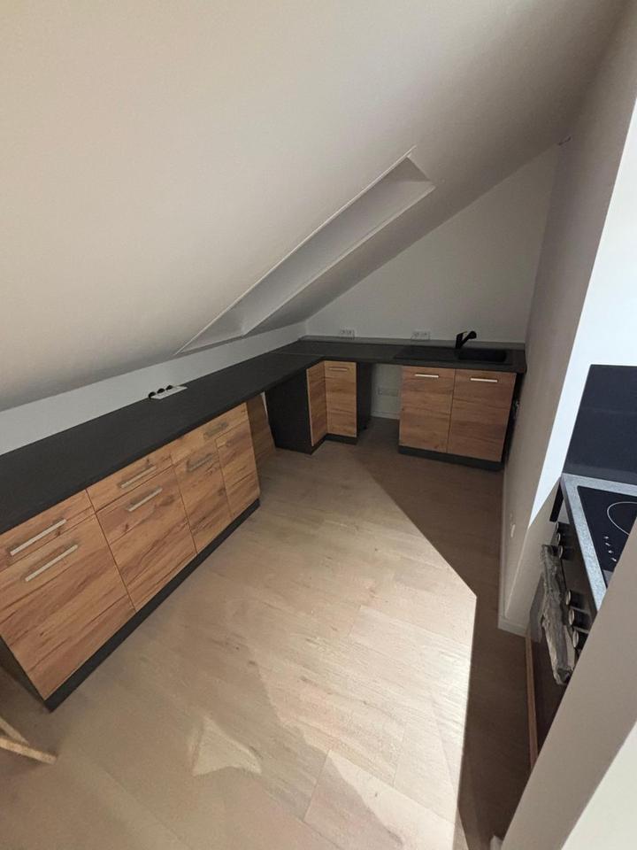 Zwei-Zimmer-Wohnung, EBK, Klima, Abstellraum – Bild 3