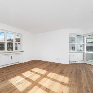 Erstbezug nach Sanierung: Lichtdurchflutete 2-Zimmer-Wohnung mit Balkon nahe Olympiapark