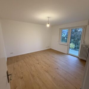 Helle, renovierte 3‑Zimmer‑Wohnung mit Balkon in Top‑Lage