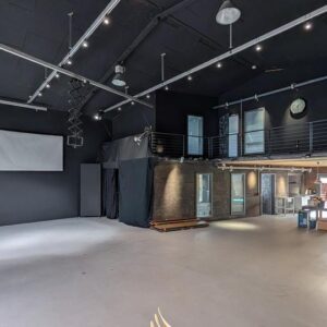 Loftartige 200qm Fläche mit angrenzenden Büroräumen + 100 qm Büroräume im Obergeschoss