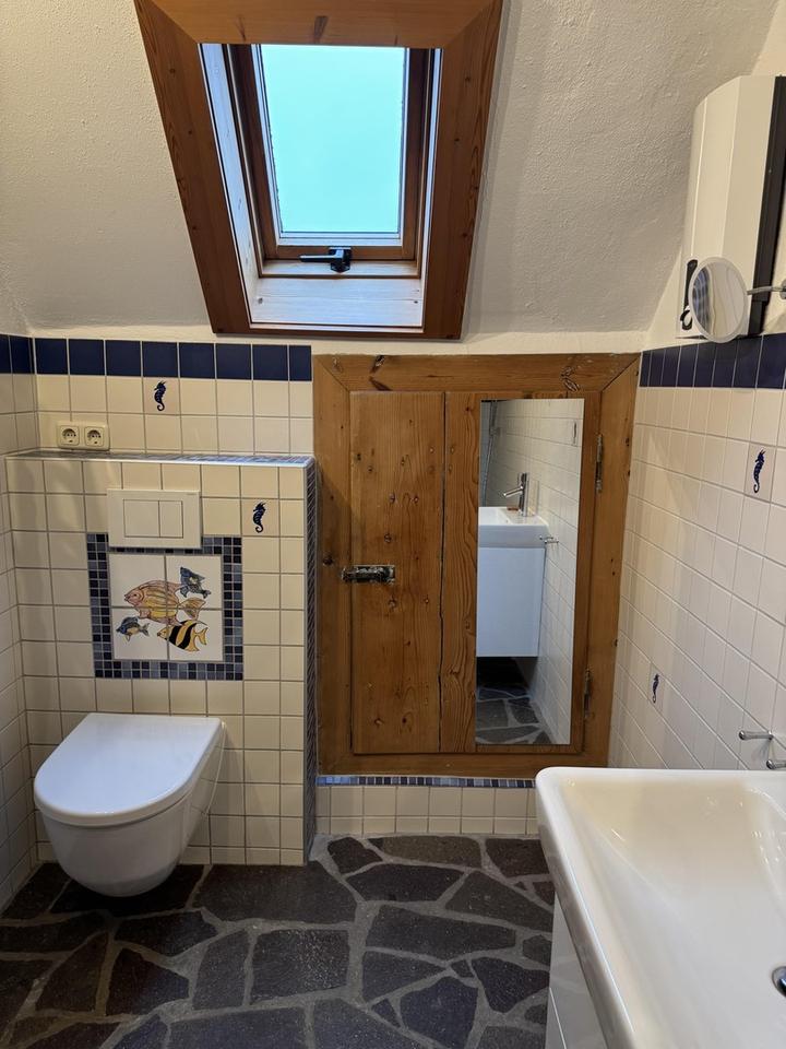 Haus mit zwei Wohneinheiten und einem separaten großen Garten – Bild 23