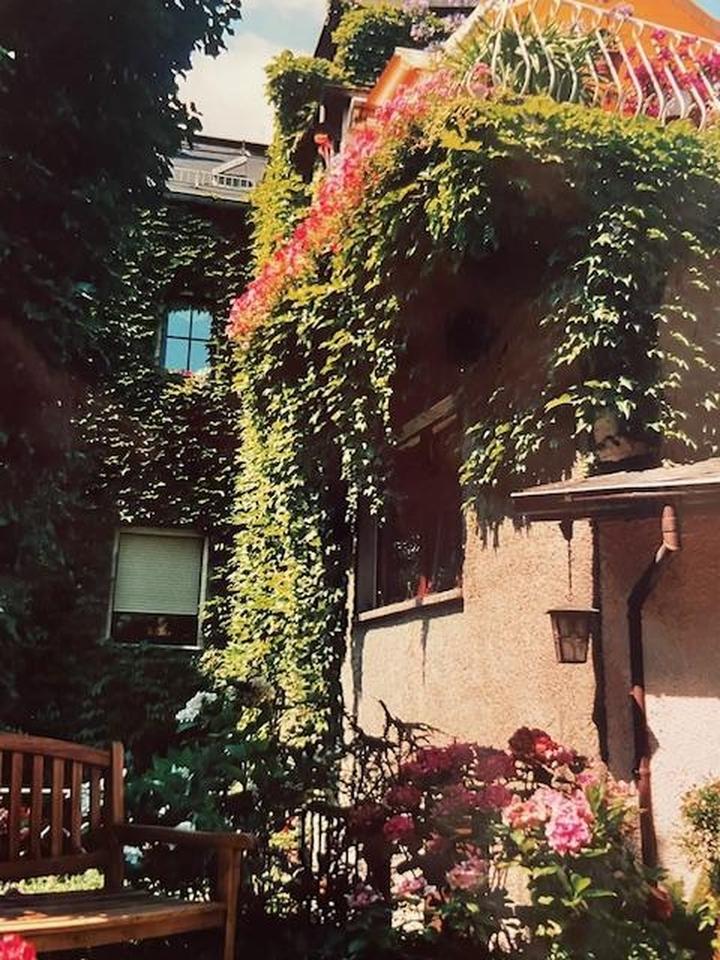 Gepflegtes Stadthaus mit Garten und Terrasse – Bild 40