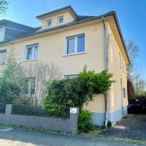 Geräumiges Einfamilienhaus mit großem Garten in bester Lage von Hürth