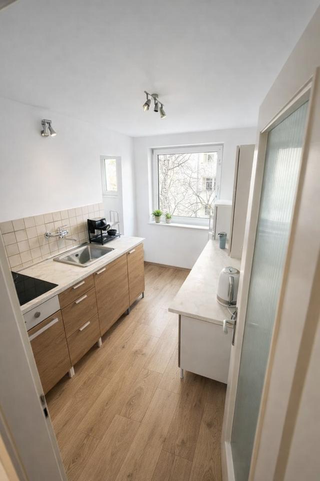 Alpenblick 2 Zimmer 3 Min zum Bahnhof renoviert – Bild 3