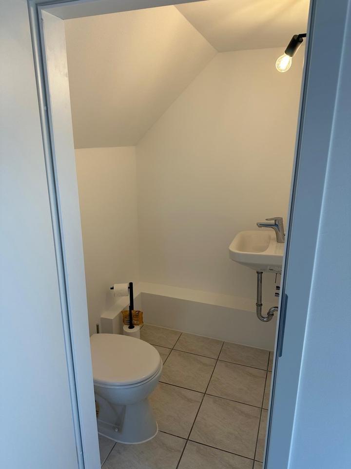 Provisionsfreie Vollmöblierte Maisonette Wohnung + 2 Stellplätze – Bild 22