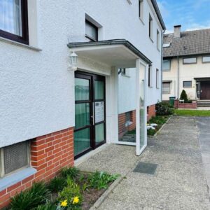 Sanierte 4-Zimmer Dachgeschosswohnung inkl. Außenstellplatz