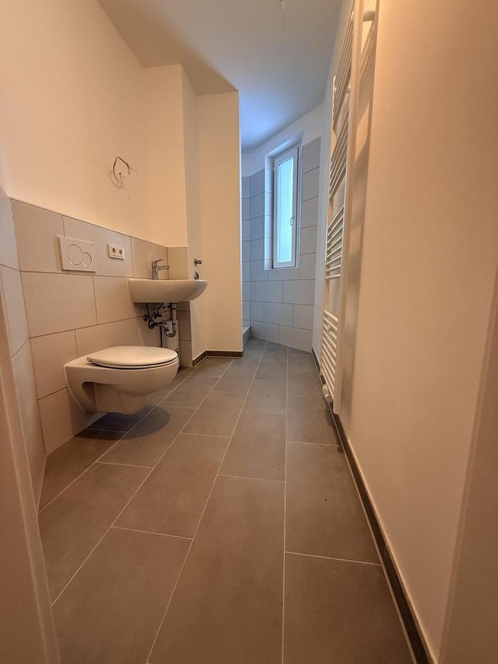 Charmante Altbauwohnung neu interpretiert – 3 Zimmer, Aufzug & hochwertiger Sanierungsstandard – Bild 3