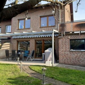 Seltene Gelegenheit im Blumenviertel: Zweifamilienhaus mit Garten, Kamin & Mieteinnahmen