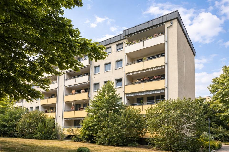 Moderne 3-Zi Wohnung mit großem Balkon&Aufzug – komplett saniert in stadtnaher Top-Lage Nürnberg – Bild 7