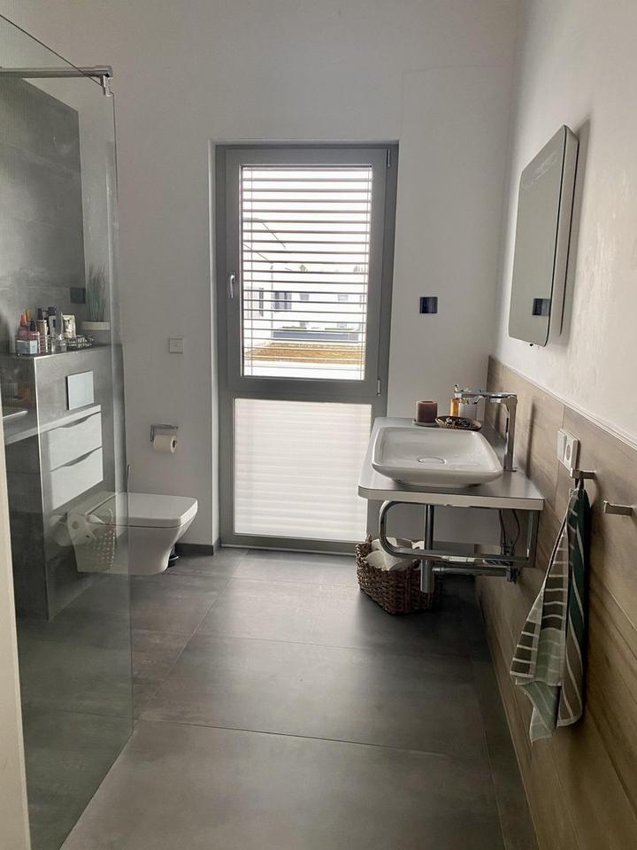 Moderne Stadtvilla mit Pool in Waldrandlage – Bild 31