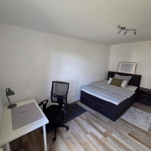 möblierte zwei-Zimmer-Wohnung mit Terrasse näche FH und Stadtzentrum