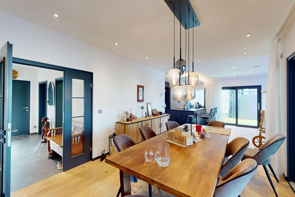 Barrierearmer Bungalow mit 7 Zimmern, KNX-System, Pool und hochwertigster Ausstattung – Bild 6