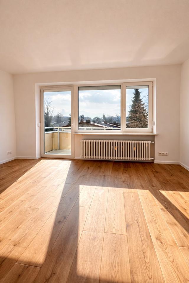 Umfassend modernisierte 2-Zi.-Wohnung | Balkon | oberste Etage | nur 3 Parteien | provisionsfrei – Bild 2