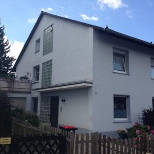 Gemütliche 3-Zi.-Dachgeschosswhg. mit Tageslicht-Wannenbad