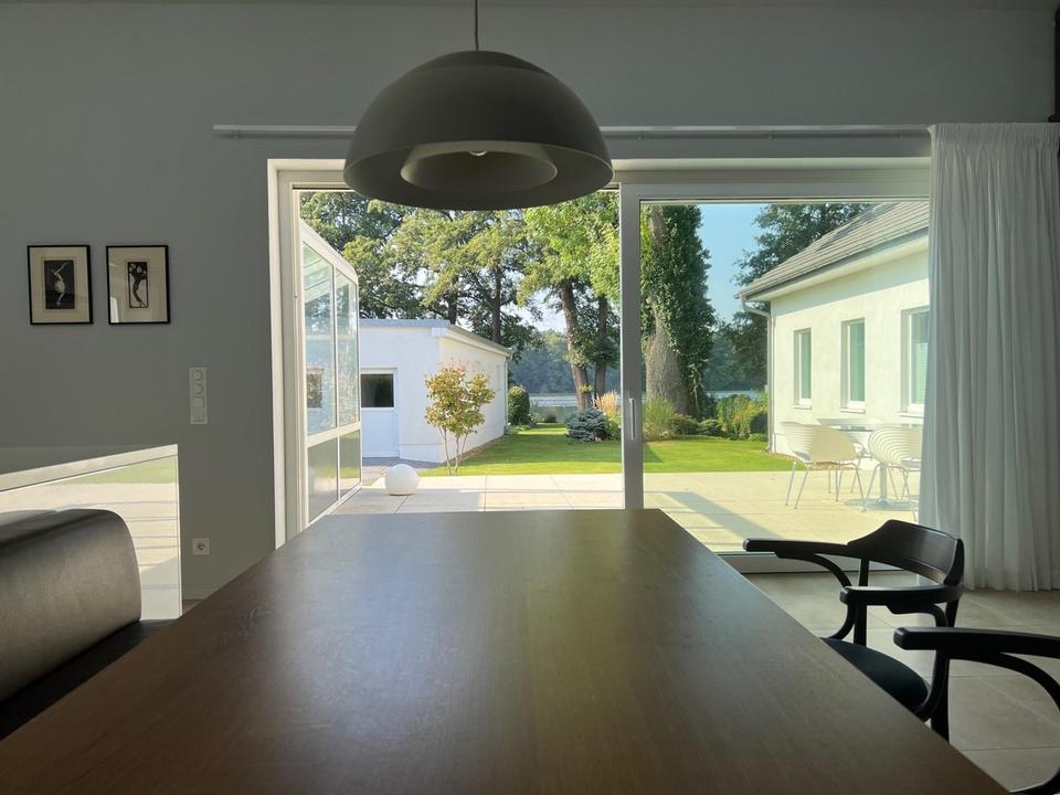 gepflegte Villa mit eig. Seezugang, Steg, Gästehaus, Sauna, Designmobiliar nahe Berlin