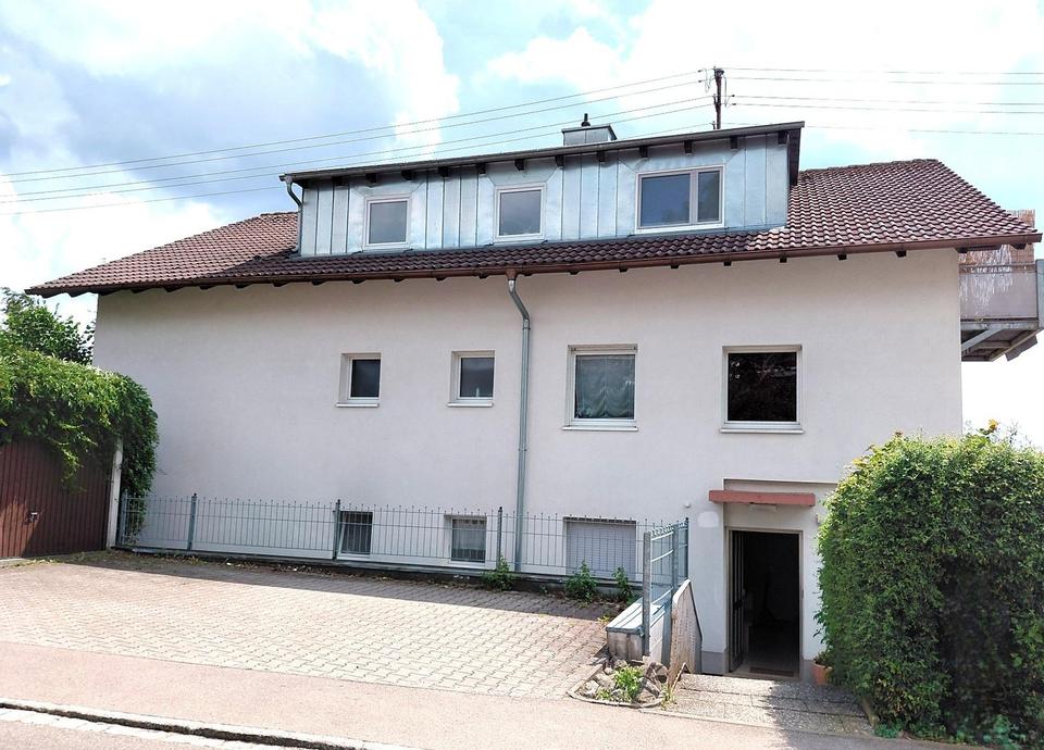 Große renovierte 4-Zimmer Wohnung in bester Lage