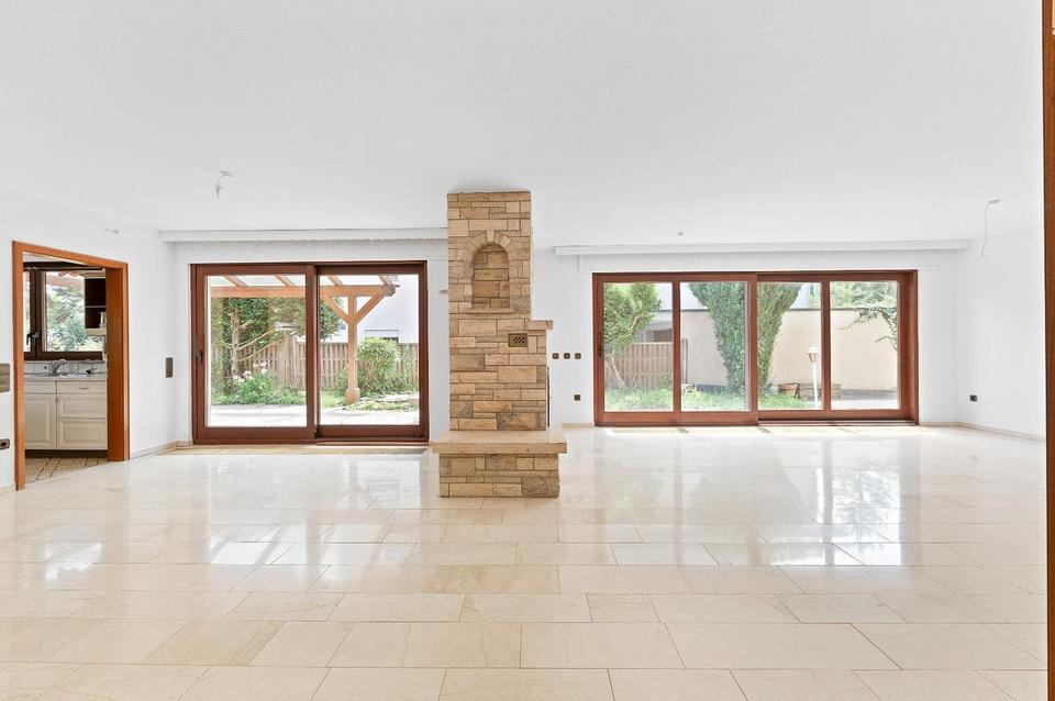 Repräsentatives 2-Familienhaus mit Ausbaupotential in begehrter Wohnlage – Bild 2