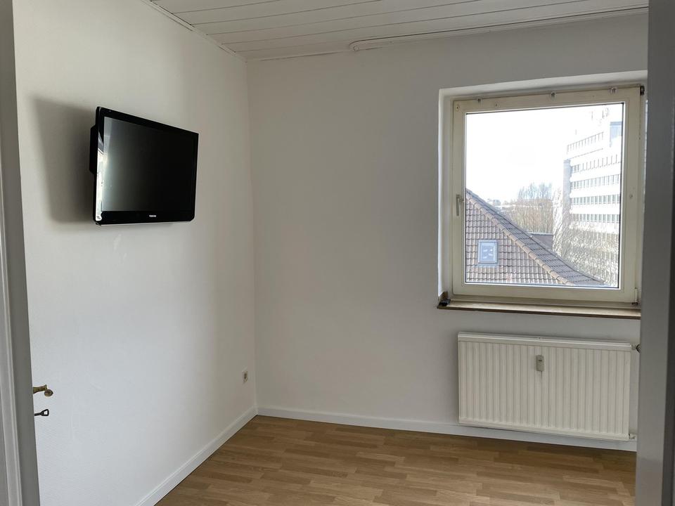 Starting a new job in or around Essen? Fully furnished period apartment in a prime central location – Bild 15