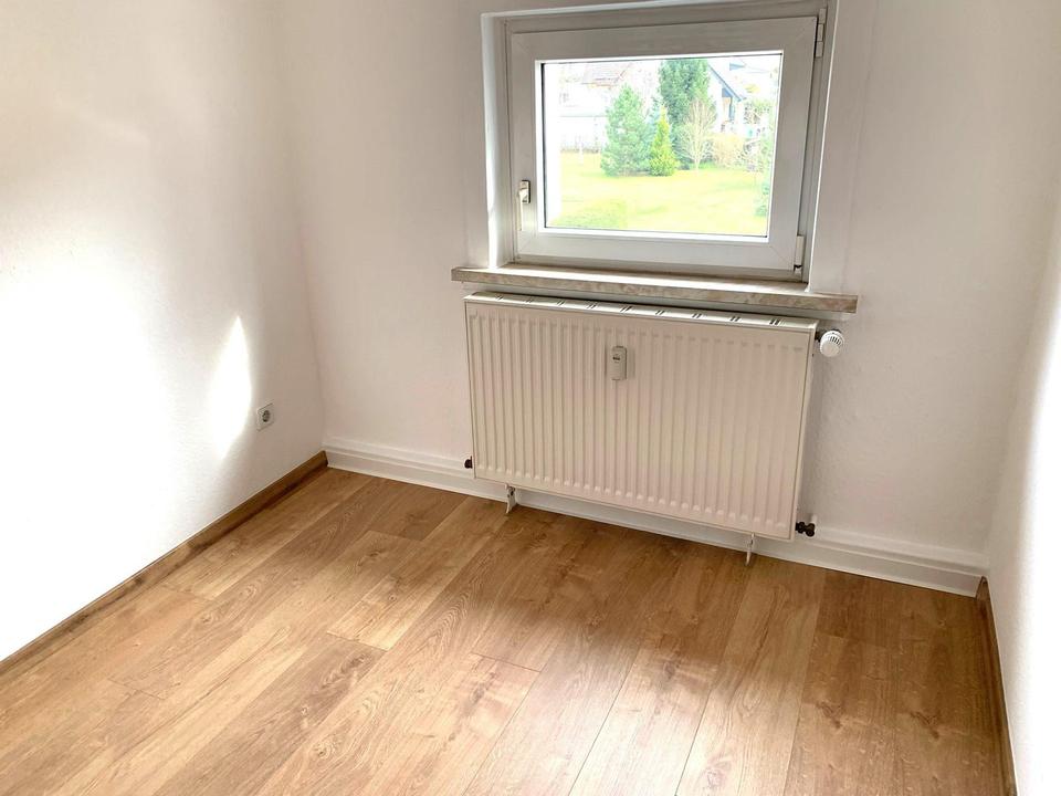 hübsche 3-Zimmer DG Tip-Topmit Kü mit Einbauküche, Bad (Wanne u. Dusche) – Bild 6