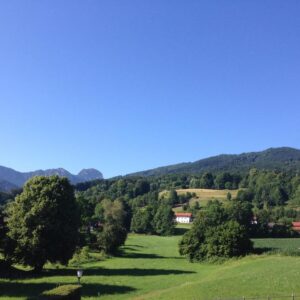 Sonnige 2-Zi.-Wohnung mit unverbaubarem Bergblick – zur freien Nutzung