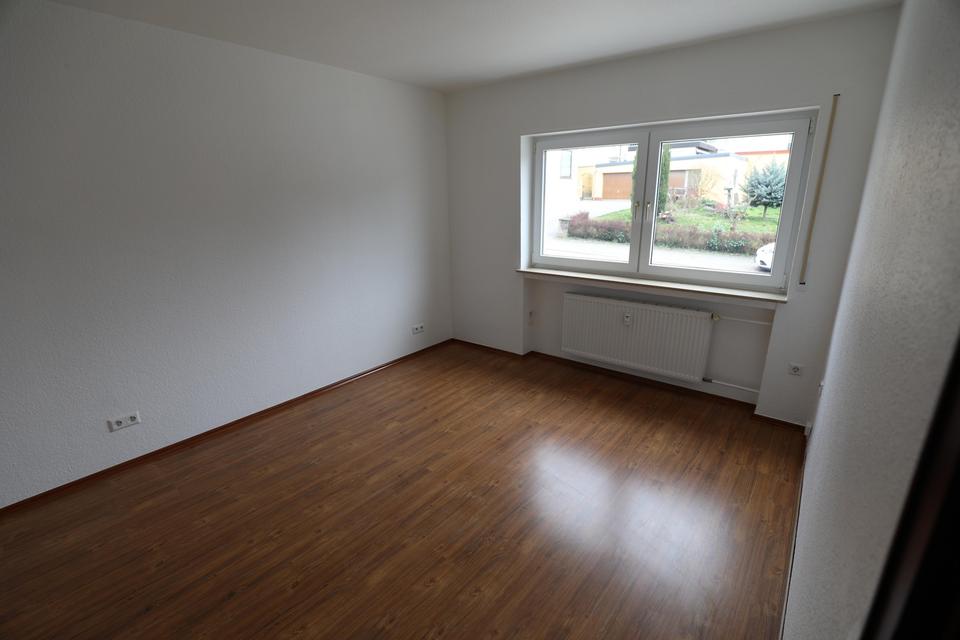 3 Zimmer Wohnung am Waldrand Balkon Stellplatz Einbauküche – Bild 10