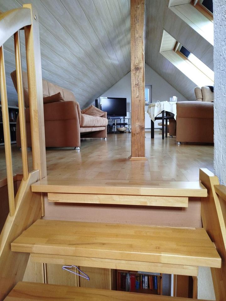 Gepflegtes Einfamilienhaus mit Nebengebäude und beheizbarem Pool – Bild 11