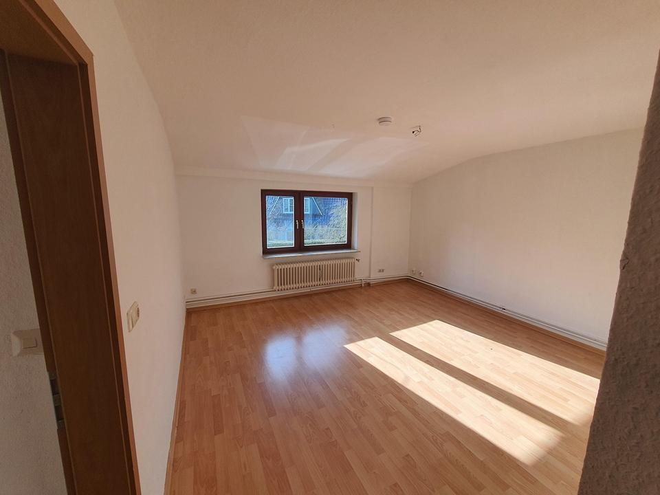 Panten - Sehr schöne renovierte 3 Zimmer Wohnung ab sofort zu vermieten – Bild 3