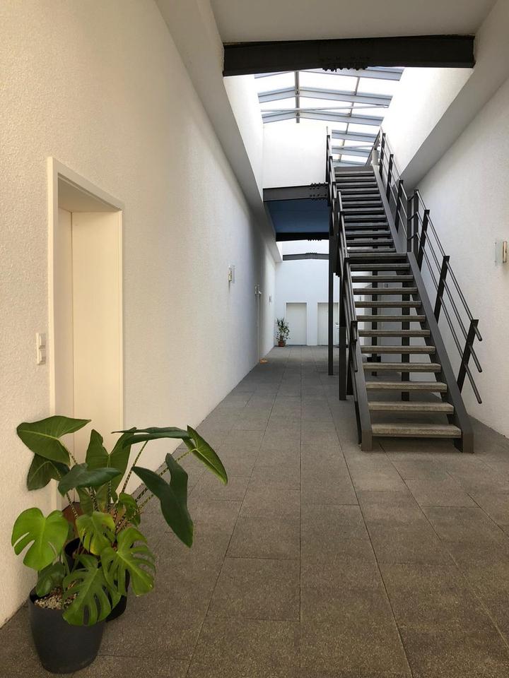 Voll möbliertes 2,5 Zimmer Loft mit Weinbergblick in Esslingen am Neckar – Bild 14