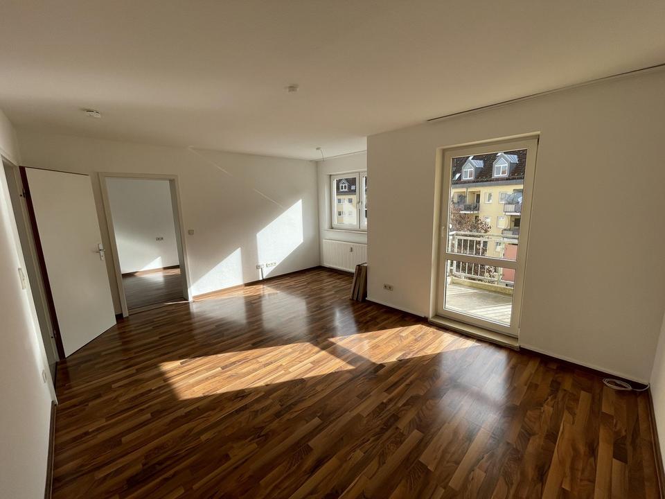 Helle Zwei-Zimmer-Wohnung mit Sonnenbalkon zu verkaufen – Bild 3