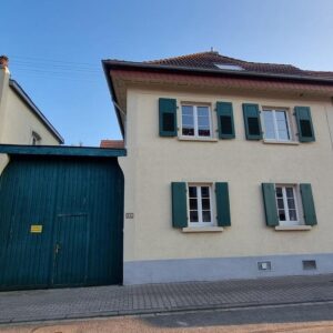 Hell, einladend, gemütlich. Altbaucharme mit mediterranem Hofflair in MA-Seckenheim. Ohne Provision!