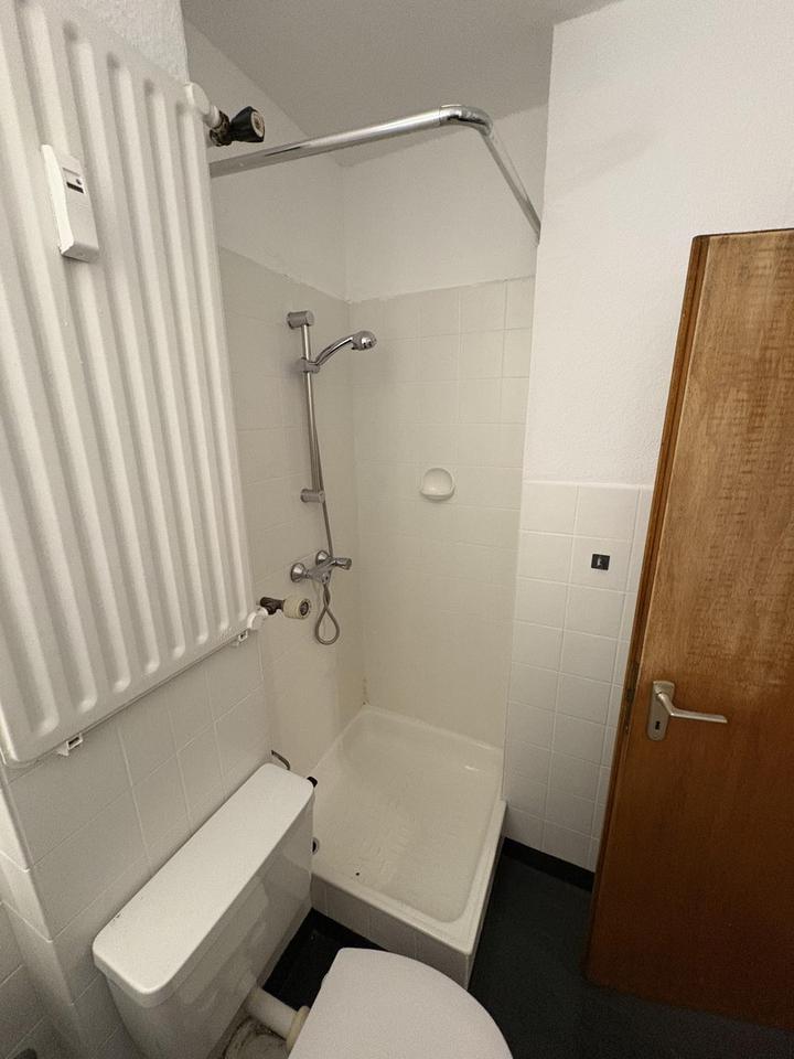 Helle und gepflegte 1-Zimmer-Wohnung mit Einbauküche – Bild 6