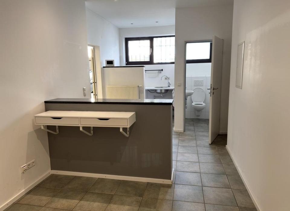 Lager mit Büro und Stellplätzen – Bild 7