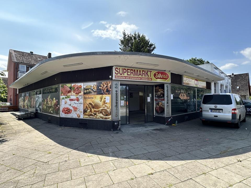 Gewerbefläche an gut frequentierter Straße mit 30 m umlaufender Schaufensterfront – Bild 3