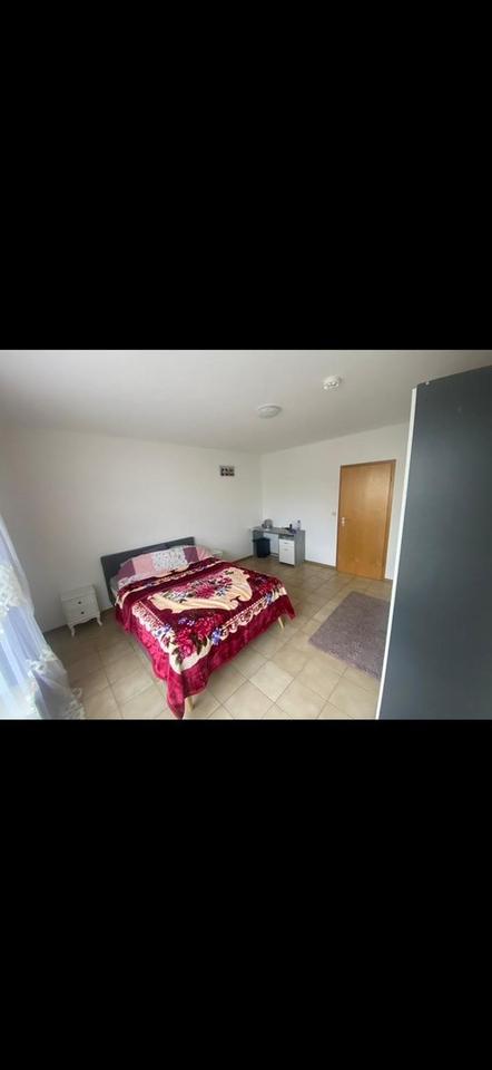 2 Zimmer , Küche ( Einbauküche VB 100 €) Essdiele, Dusche, Gäste-WC – Bild 11