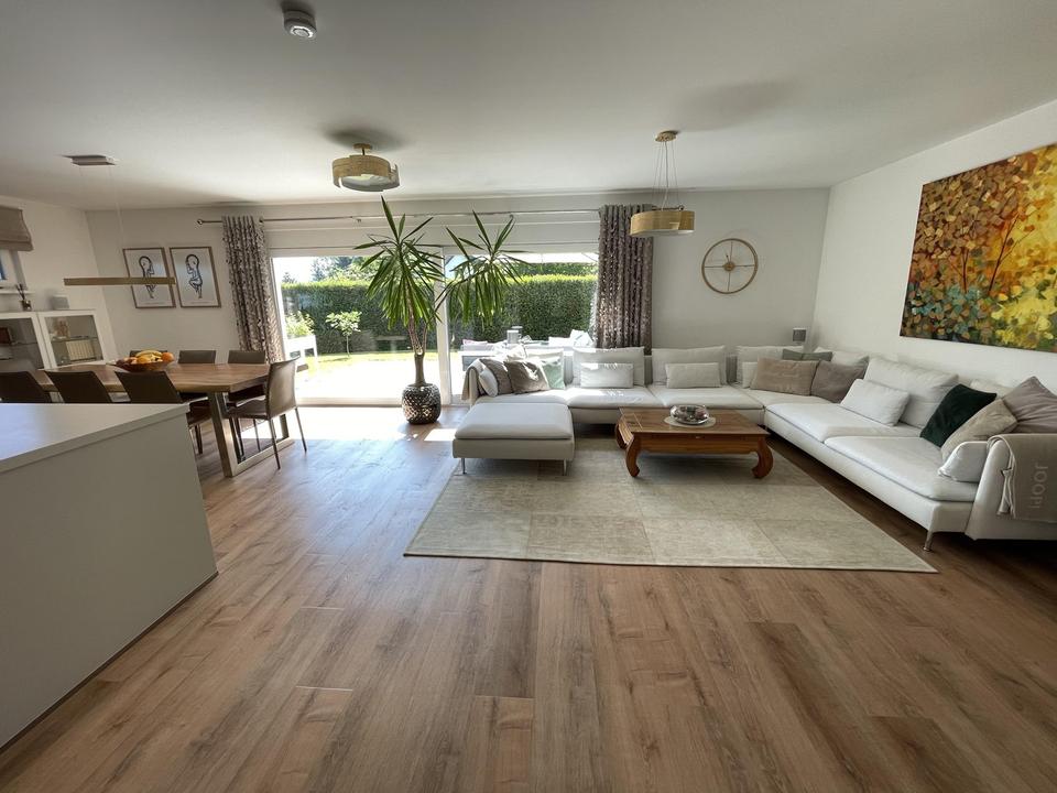 Moderne, neuwertige DHH (Effizienzklasse A) mit Einliegerwohnung - provisionsfrei – Bild 12