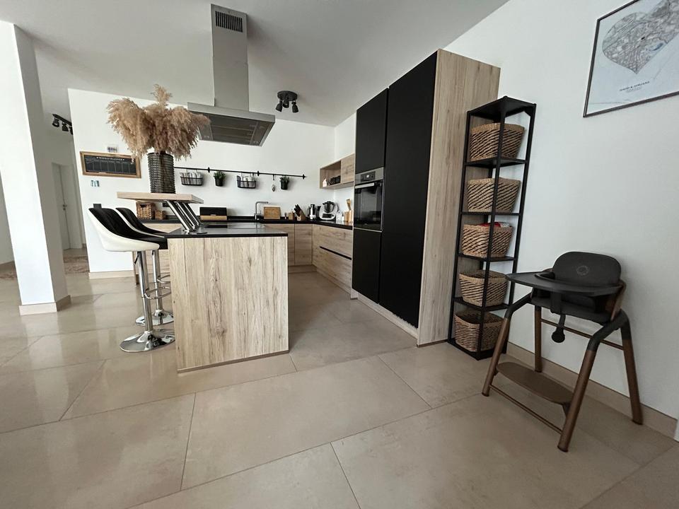 Offene und großzügige 3,5-Zimmer-Wohnung mit Garten & Kamin – Bild 10