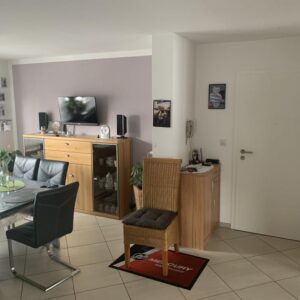 Großzügige 4-Zimmer-Wohnung (ca. 104 m² Wfl., Einbauküche) in ruhiger, zentraler Lage von Lichtenau!
