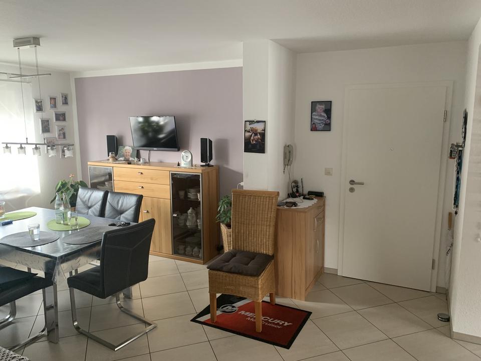 Großzügige 4-Zimmer-Wohnung (ca. 104 m² Wfl., Einbauküche) in ruhiger, zentraler Lage von Lichtenau!