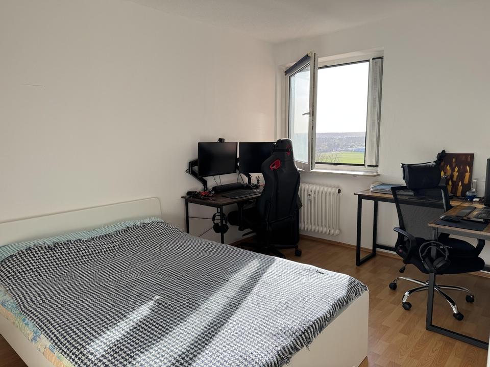 Helle, modern möblierte 2 Zimmer Wohnung / fully equiped 2 room apartment – Bild 2