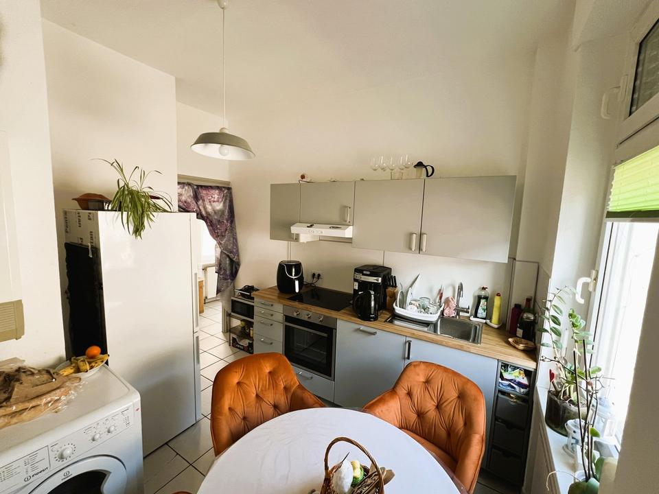 3-Zimmer-Wohnung in Stilaltbau mit EBK (WG möglich)