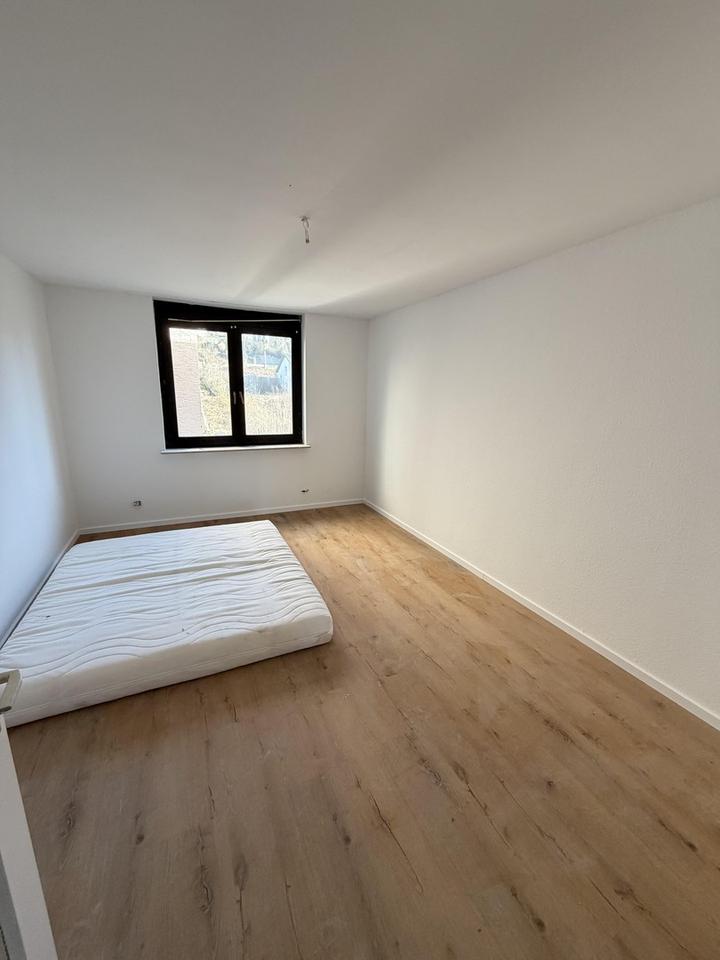 Charmante 3-Zimmer Wohnung mit Balkon - frisch renoviert – Bild 6