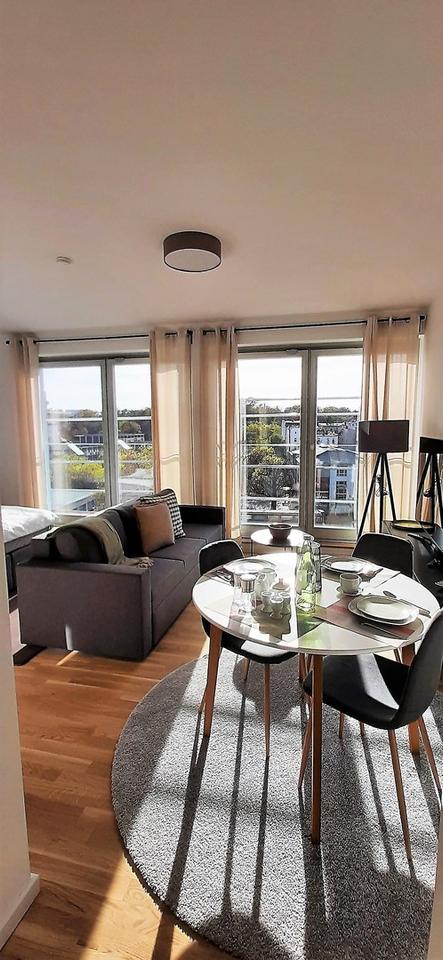 Unbefristet/Non-limited Rooftop Studio Furnished / Dachgeschoss Studio Möbliert – Bild 2